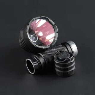 Фенер Dulotec Convoy C8+ червен диод с зарядно и батерия