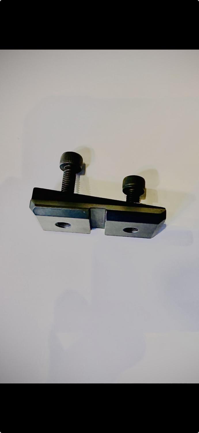 Пикатини база за двунога Blaser R8 
